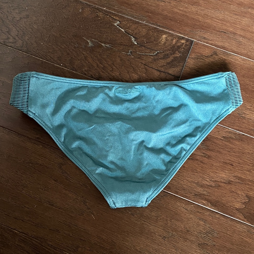 BILLABONG | Bottom - Picture 2 of 4